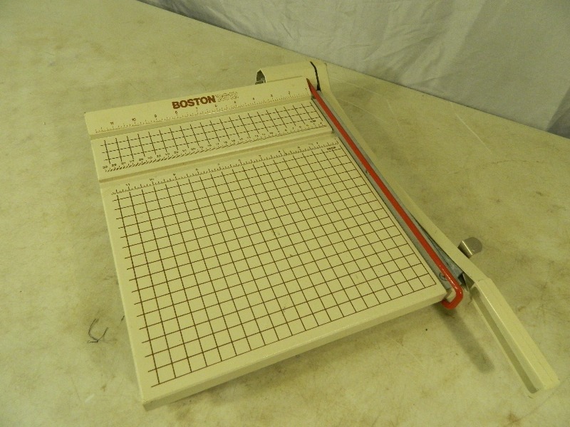 lot 140 image: Boston 2612 Paper Cutter