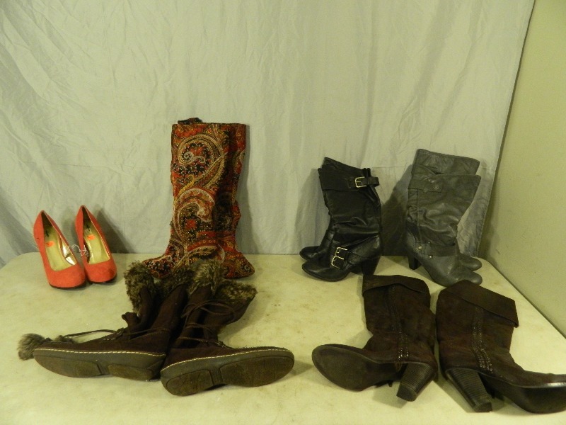 lot 141 image: Womens Boots and Heels