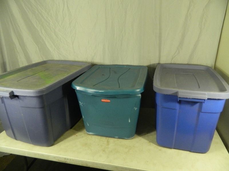 lot 165 image: 3 Totes with Lids