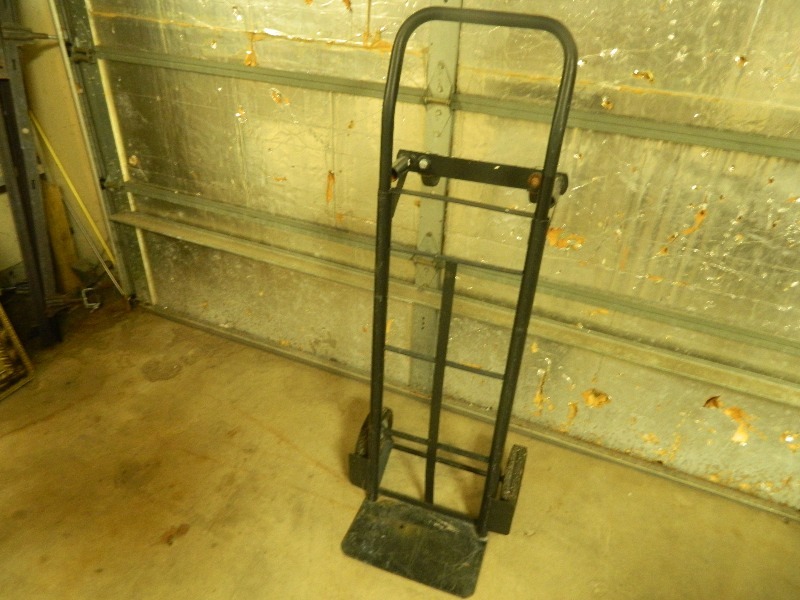 lot 16 image: 2 Wheel Convertible Cart  Dolly