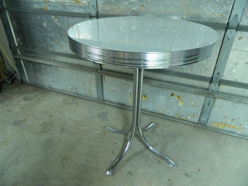 lot 186 image: Tall Vintage Table