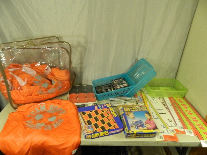 lot 203 image: New Floor Chess, Games, and More