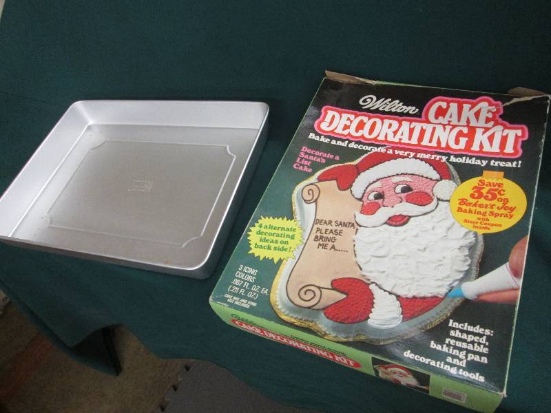 Santa Cake Pan plus 16x12 in alumin...