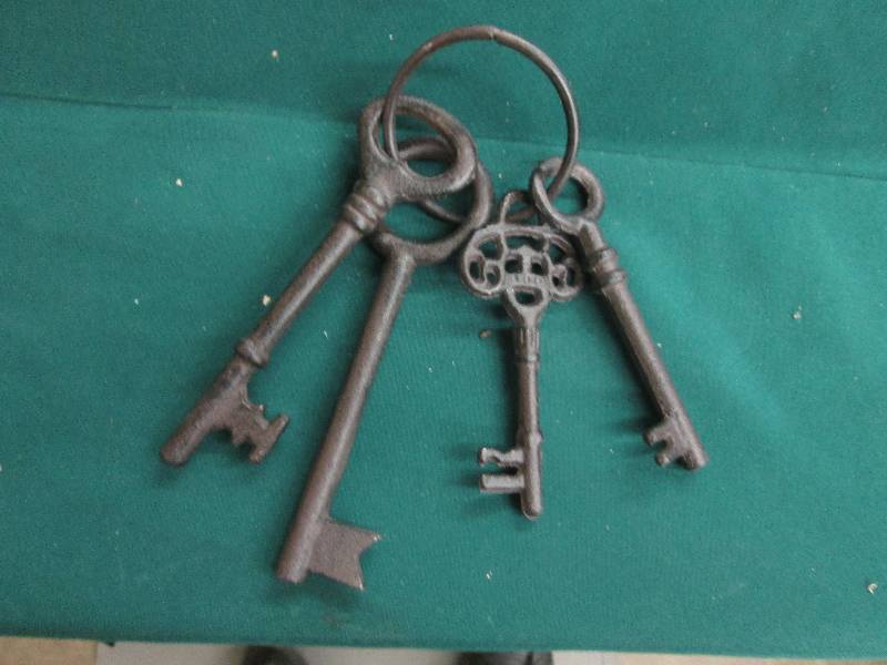 Decorative Cast Iron Skeleton Keys ...