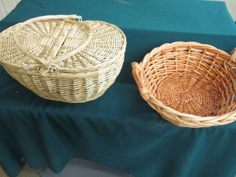 Large Wicker Picnic Basket, Woven b...