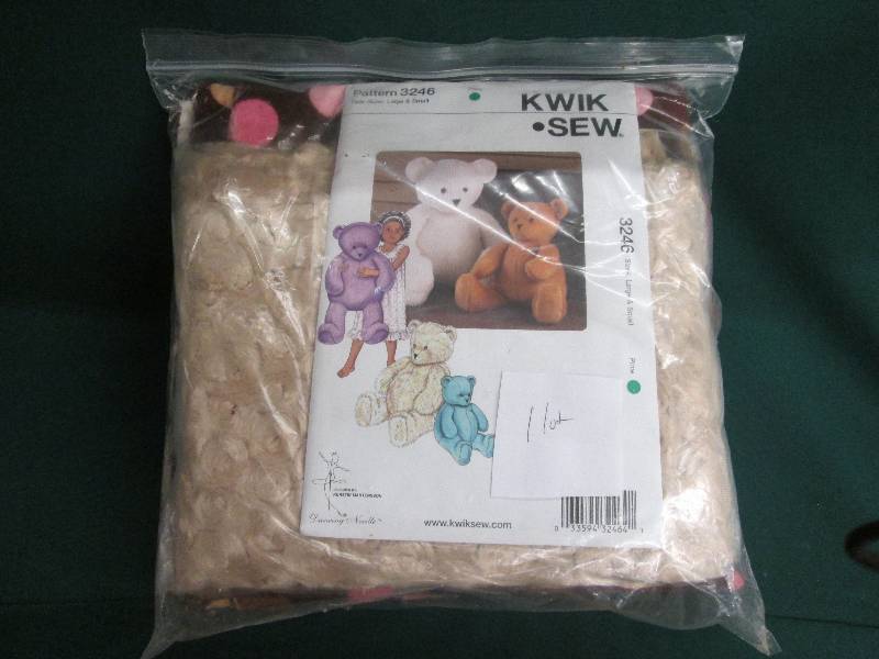 Large Bear Kit with pattern & fabri...