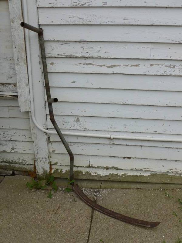 lot 21 image: Vintage Scythe