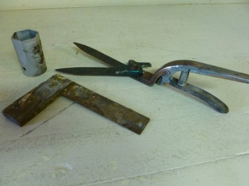 lot 34 image: Lawn And Garden Item
