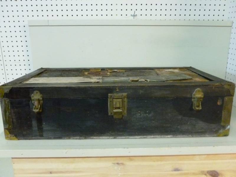 lot 54 image: Vintage Case