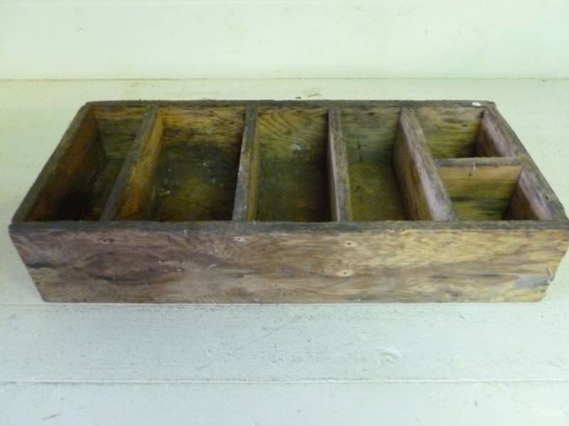 lot 57 image: Vintage Wooden Box