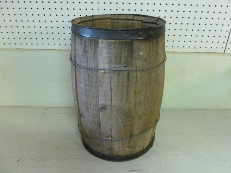 lot 60 image: Vintage Nail Keg
