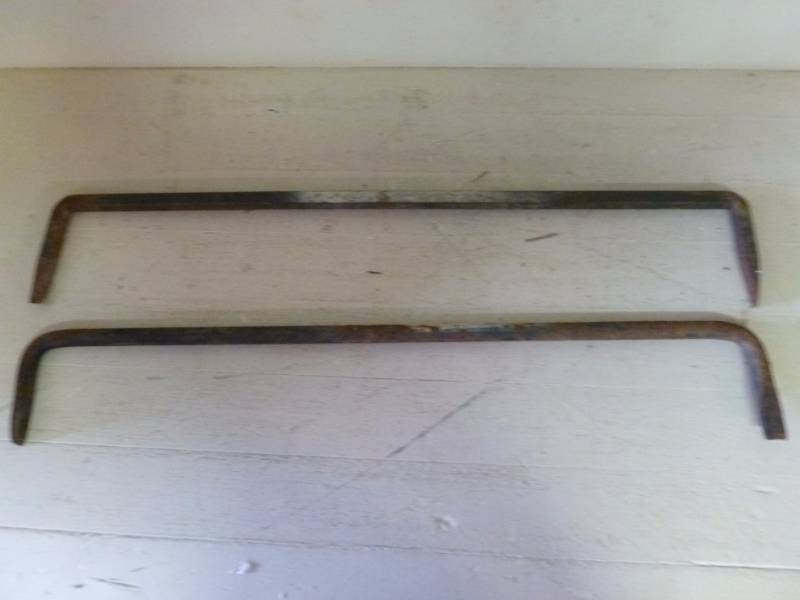 lot 74 image: Wrecking Bars