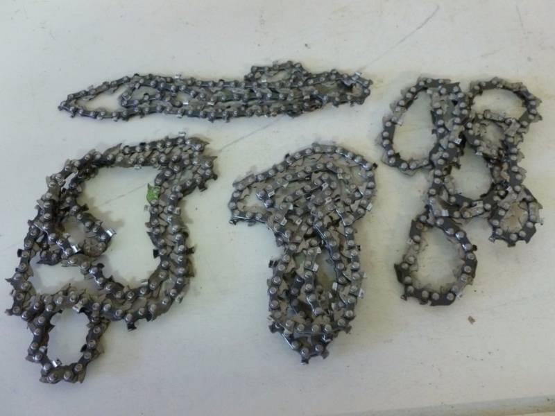 lot 77 image: Cutting Chains