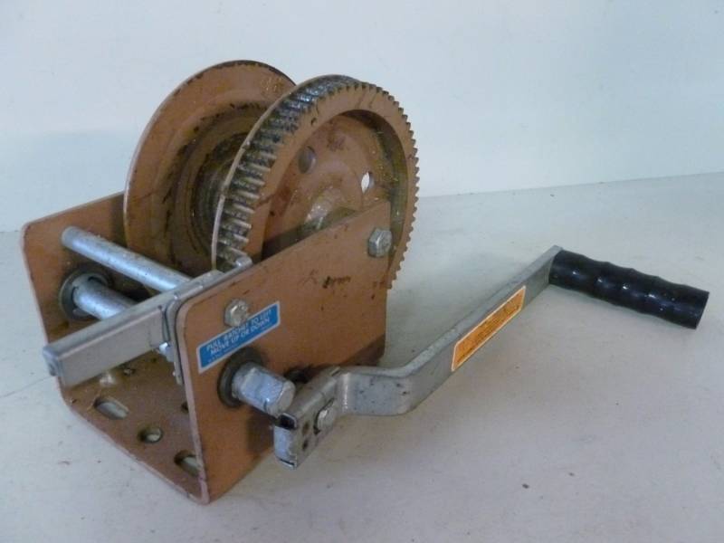 lot 82 image: Trailer Winch