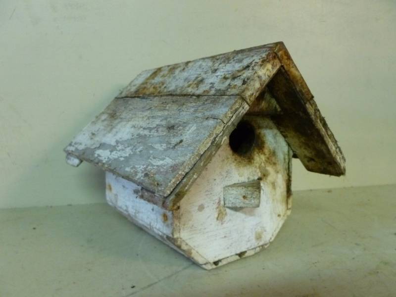 lot 86 image: Vintage Birdhouse