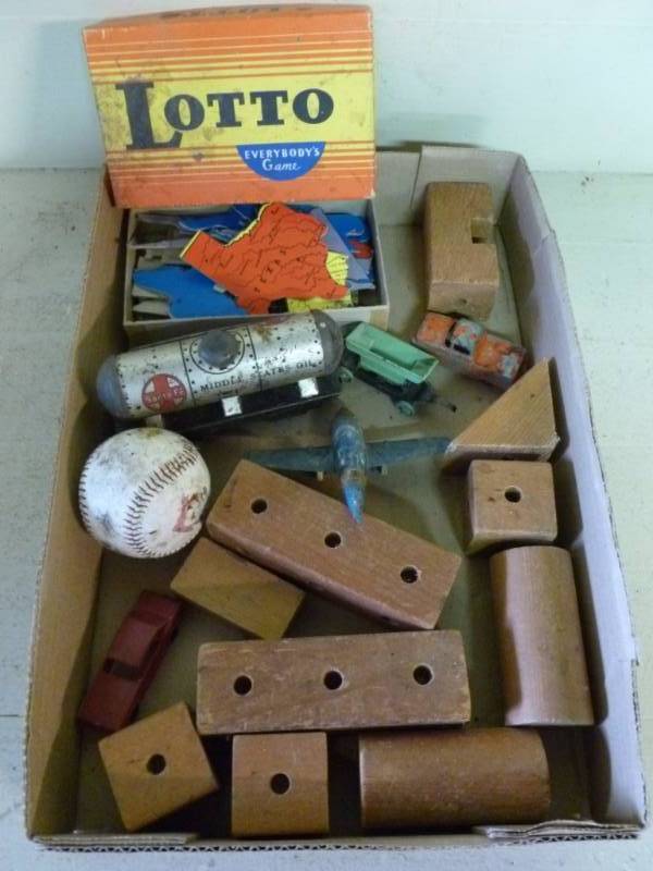 lot 87 image: Vintage Toys