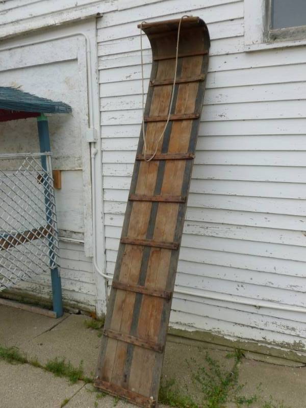 lot 93 image: Vintage Toboggan Sled