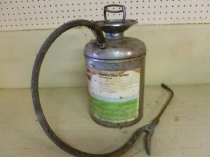 lot 99 image: Hand Sprayer