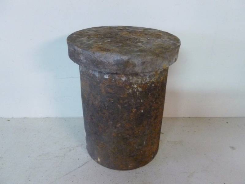 lot 106 image: Post Pounding Iron