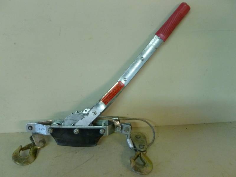 lot 122 image: Come Along Tool