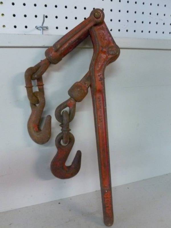 lot 123 image: Chain Binder