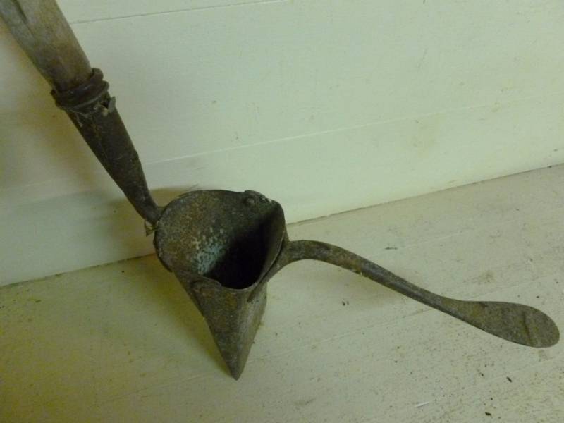 lot 172 image: Vintage Planter