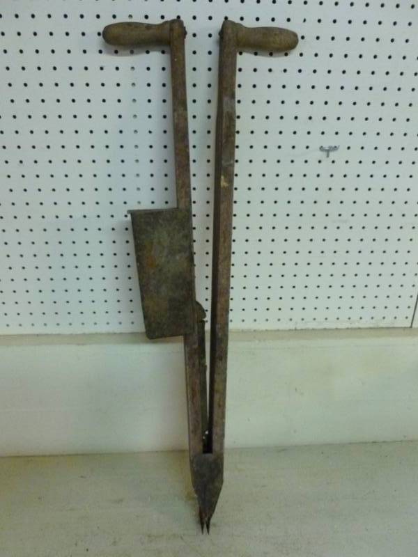 lot 173 image: Antique Planter