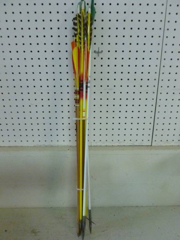 lot 186 image: Vintage Arrows