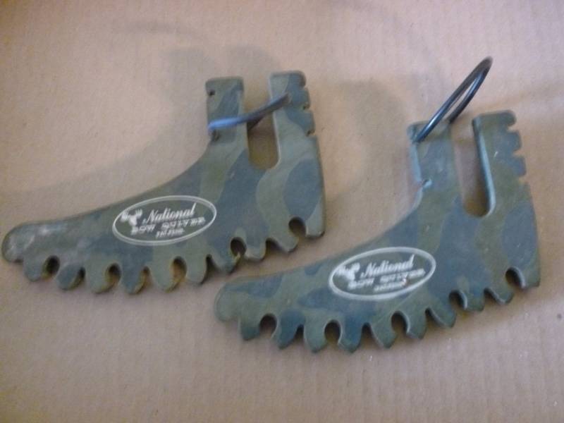 lot 187 image: Vintage Bow Items