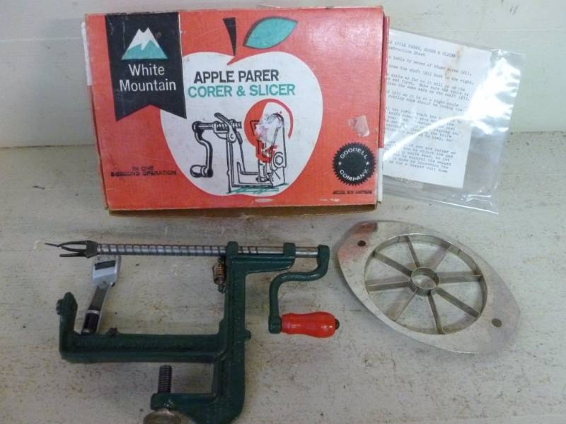 lot 206 image: Apple Peeler