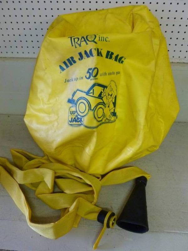 lot 226 image: Air Jack Bag
