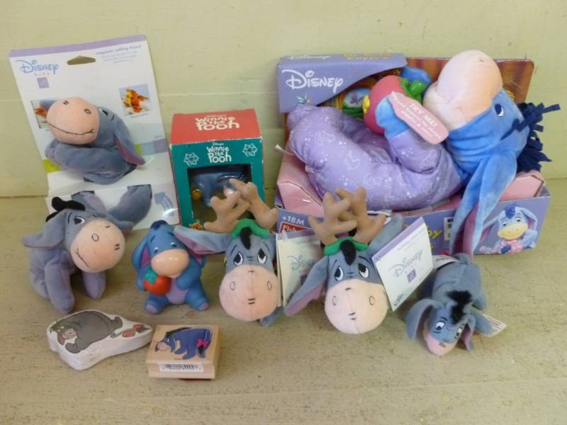lot 248 image: Disney Items