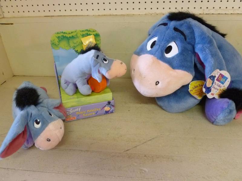 lot 251 image: Disney Items