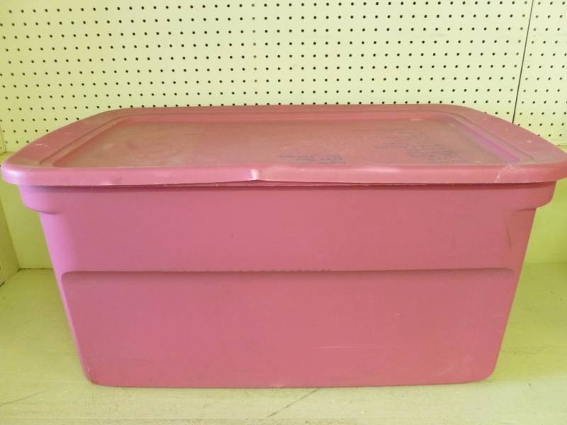 lot 257 image: Storage Tote