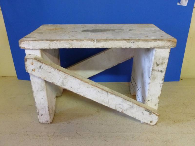 lot 263 image: Vintage Foot Stool