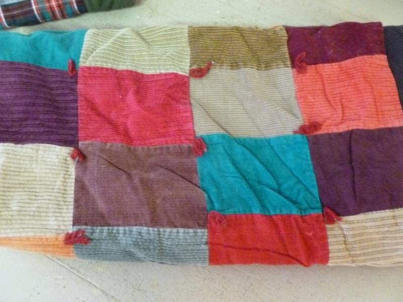 lot 285 image: Lap Blankets