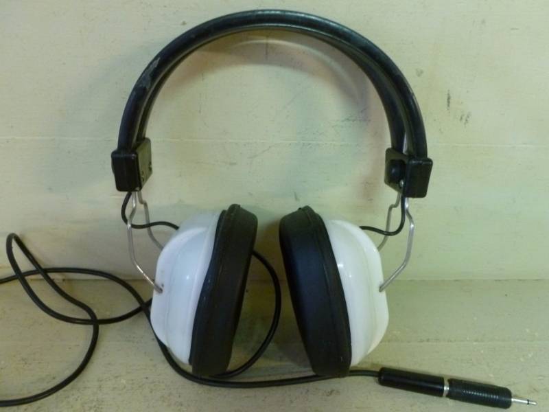 lot 300 image: Audio Headphones