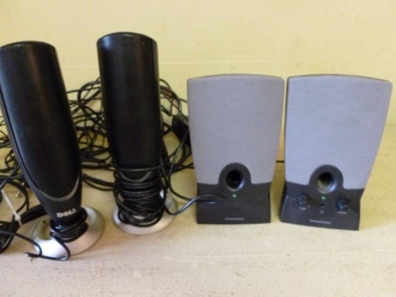lot 303 image: Computer Speakers