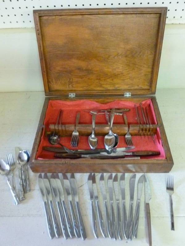 lot 301 image: Flatware