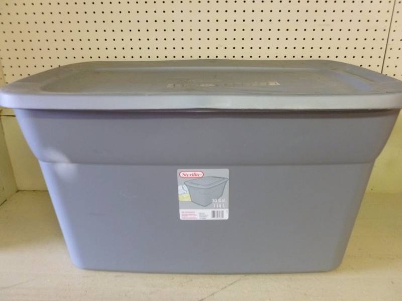 lot 312 image: Storage Tote