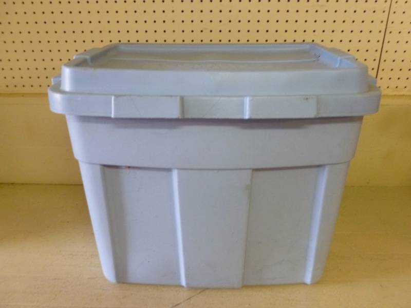 lot 317 image: Storage Tote