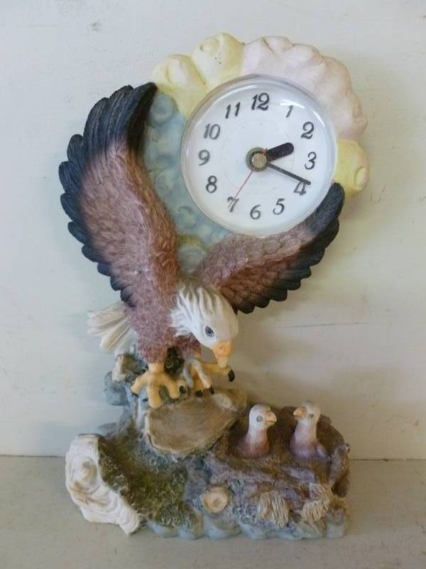 lot 366 image: Eagle Clock