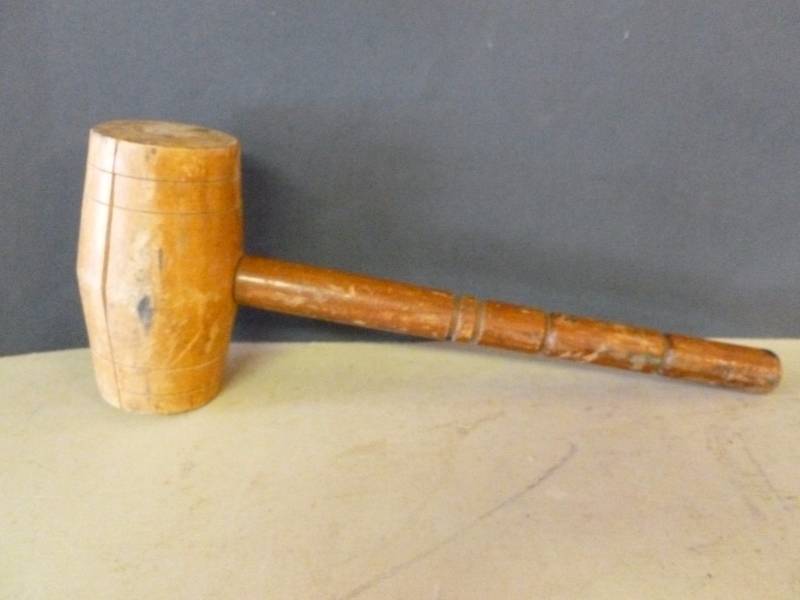 lot 371 image: Wooden Gavel