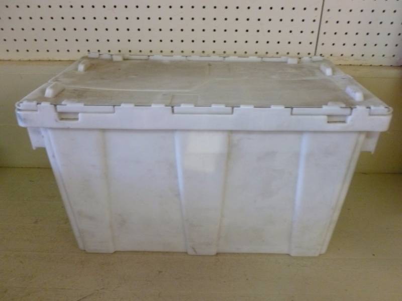 lot 381 image: Storage Tote