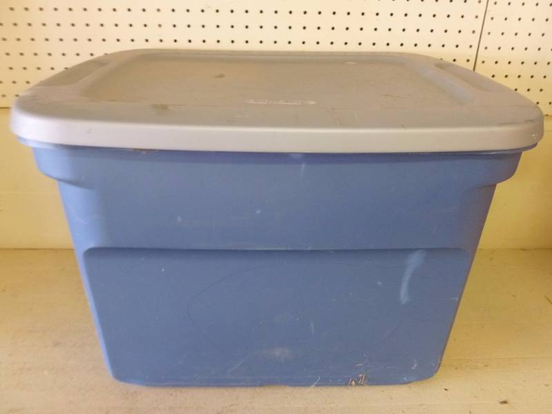 lot 397 image: Storage Tote