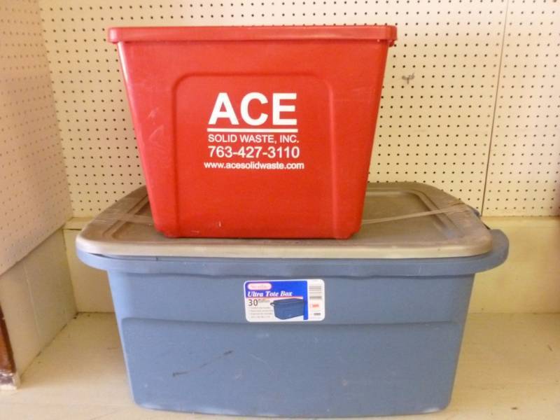 lot 398 image: Storage Totes