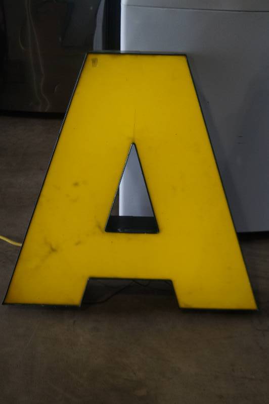 LED Lighted Letter