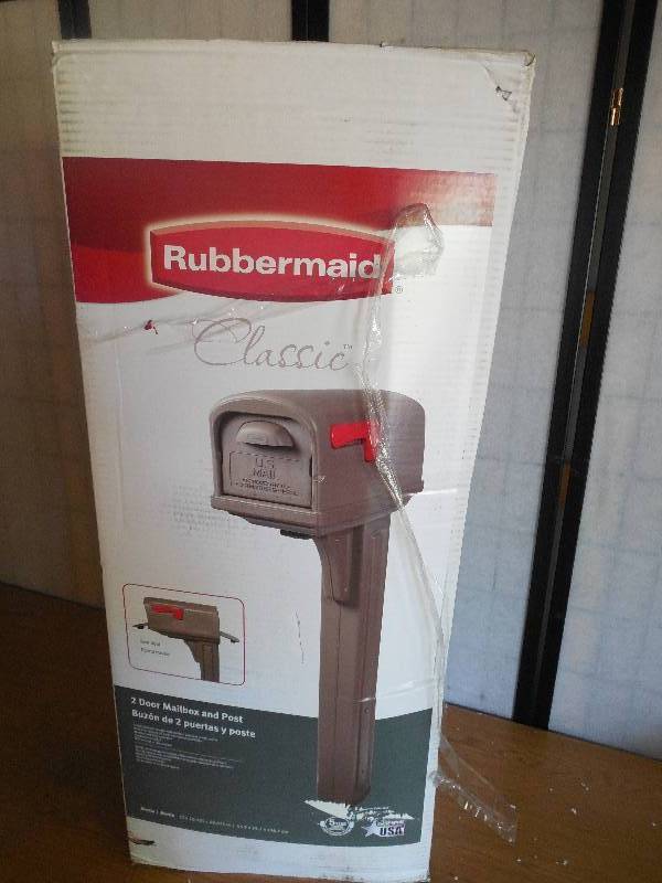 lot 39 image: Classic Plastic Mailbox and Post Combo with Double Door, Mocha