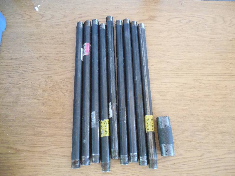 lot 33 image: (9) 12 X 16 BLACK STEEL THREADED PIPE