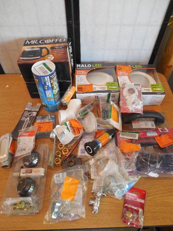 lot 34 image: HARDWARE GRAB BOX